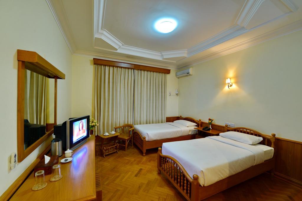 Win Unity Hotel Pyin Oo Lwin Bagian luar foto